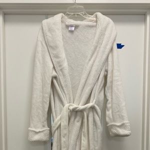 NWOT Secret Treasures White Fleece Robe sz 2XL/XXL